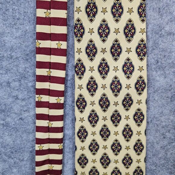 Tommy Hilfiger Necktie Yellow Geometric Crest‎ & Star Print 100% Silk 4x58 FLAWS - Picture 1 of 13